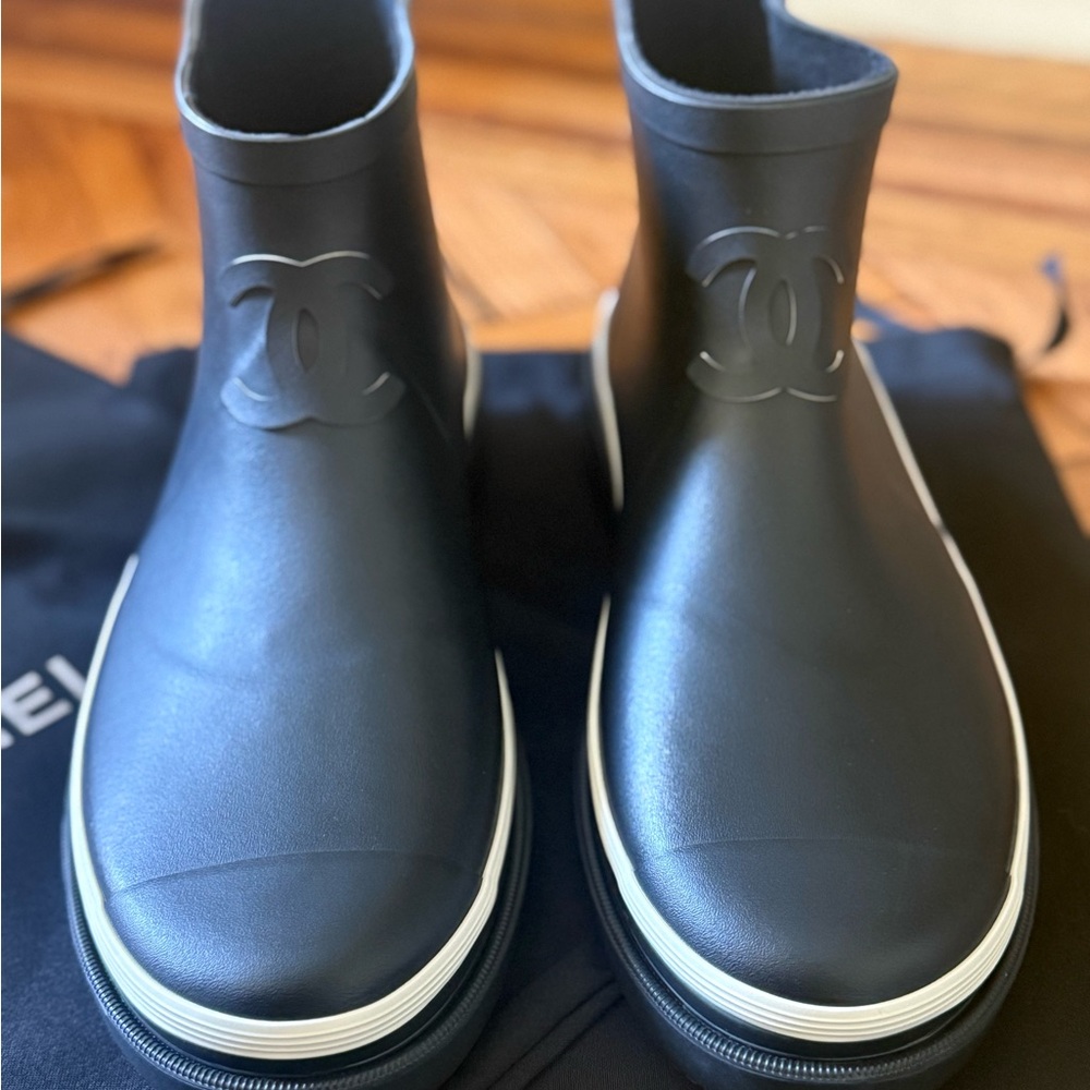 CHANEL Wellington Boots black/white - Picture 10 of 14